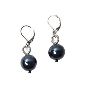Tigerstars Lustrous Pearly Black Mother Of Pearl Silver Piano Wire Earrings